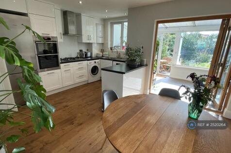 Open Plan Dining Area &amp; Kitchen