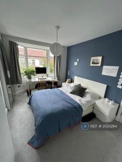 Master Bedroom (With Lots Of Storage)