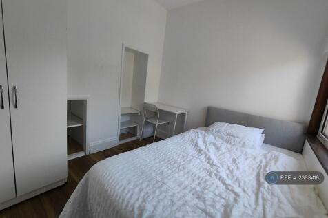 1) 4 Bed House