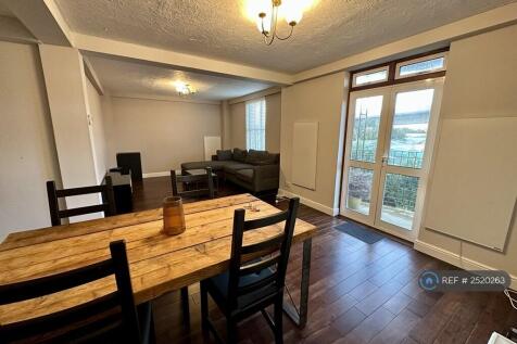 Dining / Living