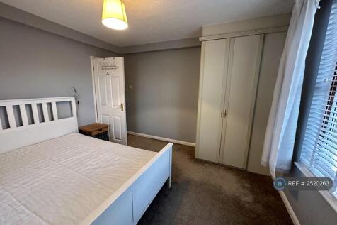 Bedroom 3 Wardrobe