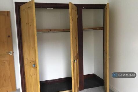 Built In Wardrobes In Double Bedroom