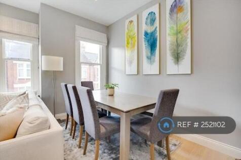 Lounge / Dining 