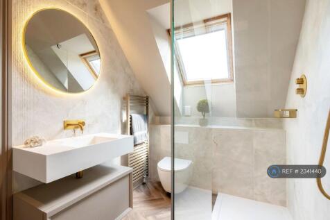 Bed 1 En-Suite