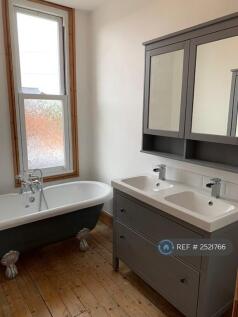 1st Floor Main Bathroom