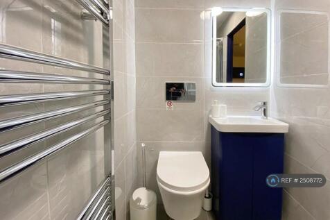 Bedroom 3 Ensuite 