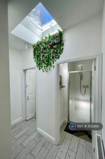 2 Showers