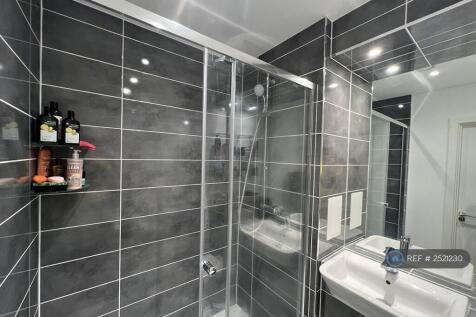 Suite Bathroom - Shower