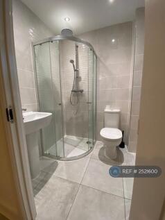 En-Suite Bathroom