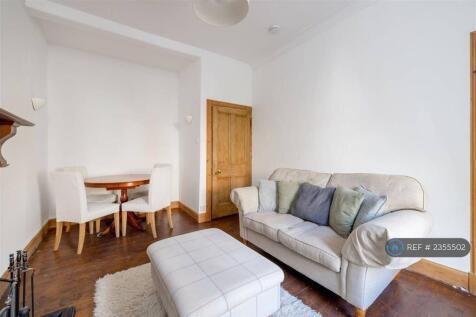 Lounge With Dining Table