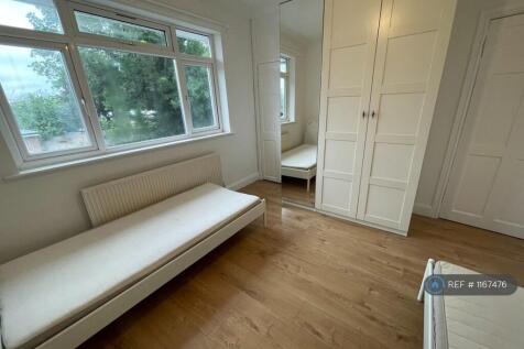 Double Bedroom - No.3 First Floor Rear