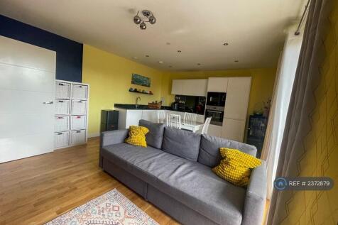 Living Area / Kitchen