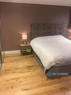 Very Large Master Bedroom 