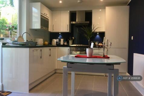Kitchen / Dining- Integrated Appliances 