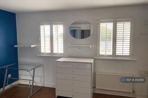 02nd Floor Ensuite Bedroom