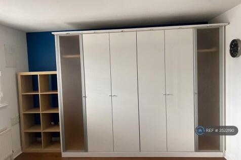 02nd Floor Ensuite Bedroom - 1