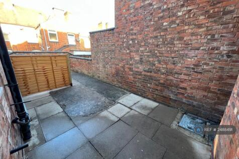 Sectioned Garden Area For Flat Use