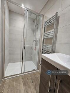 Master En-Suite