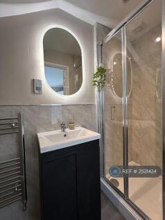 Bedroom 6 Shower En-Suite