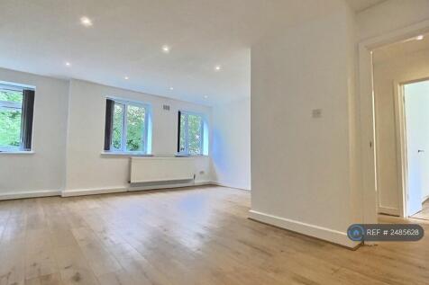 Open-Plan Kitchen/Dining/Living Room Area