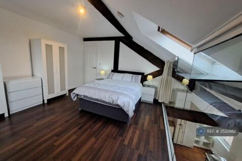 Mezzanine Level Bedroom
