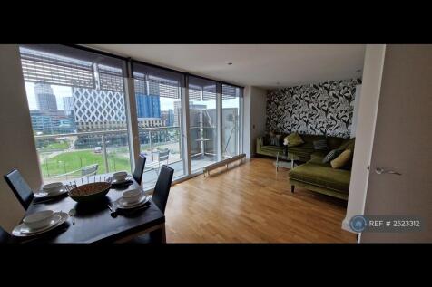 Lounge/Dining Area