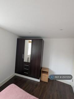 Room 2  - Pictures 2/2 