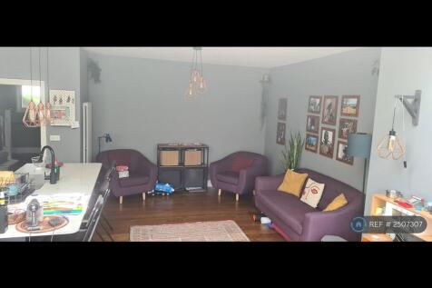 Shared Kitchen / Dining Room 