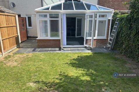 Private Enclosed Rear Garden