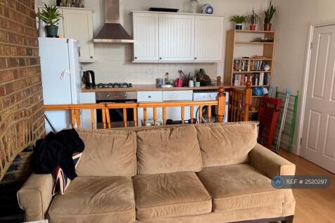 Lounge/Kitchen