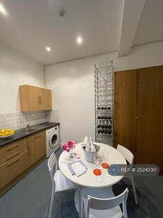Kitchen / Dining