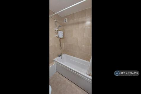Bath With Shower Over