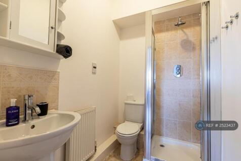 En Suite To Bedroom 1