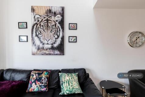 Lounge 4 
