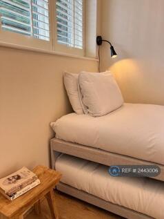 Bedroom 4 / Office