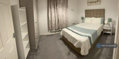 Spacious Double Bedroom With Plenty Of Storage