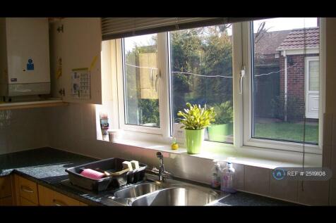 Sunny Kitchen Outlook To Rear Garden