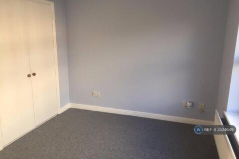 Large Front Bedroom