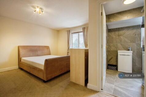 Master Bedroom With En-Suite