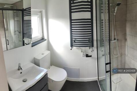 Master Bedroom En-Suite
