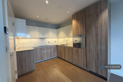 Morden Kitchen With All Appliances