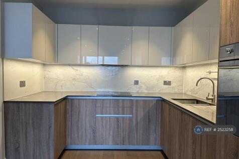 Morden Kitchen With All Appliances