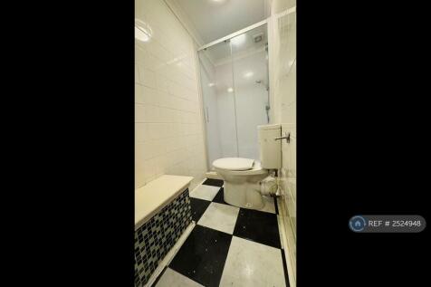 Room 6 - Ensuite Shower Room