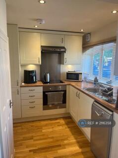 Fully Fitted Kitchen