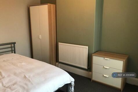 Middle Bedroom