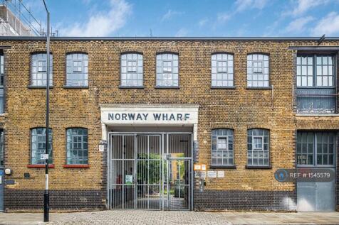 Entrance To Hertford Wharf &amp; The Historic Stables