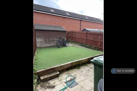 Garden With Lockable Bike Storage
