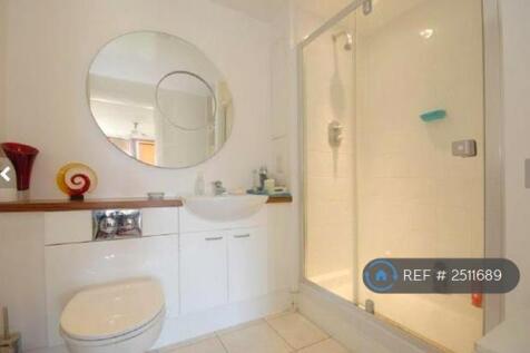 Master En-Suite Bathroom