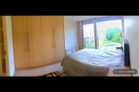 Bedroom One With Kingsize Vi-Spring Bed