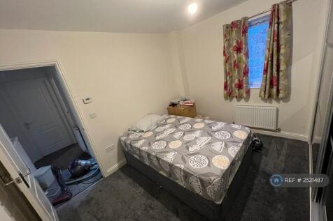 Master_bedroom_with_ensuite